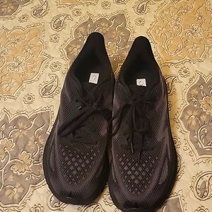 HOKA Men's Clifton 9  size 10.5
